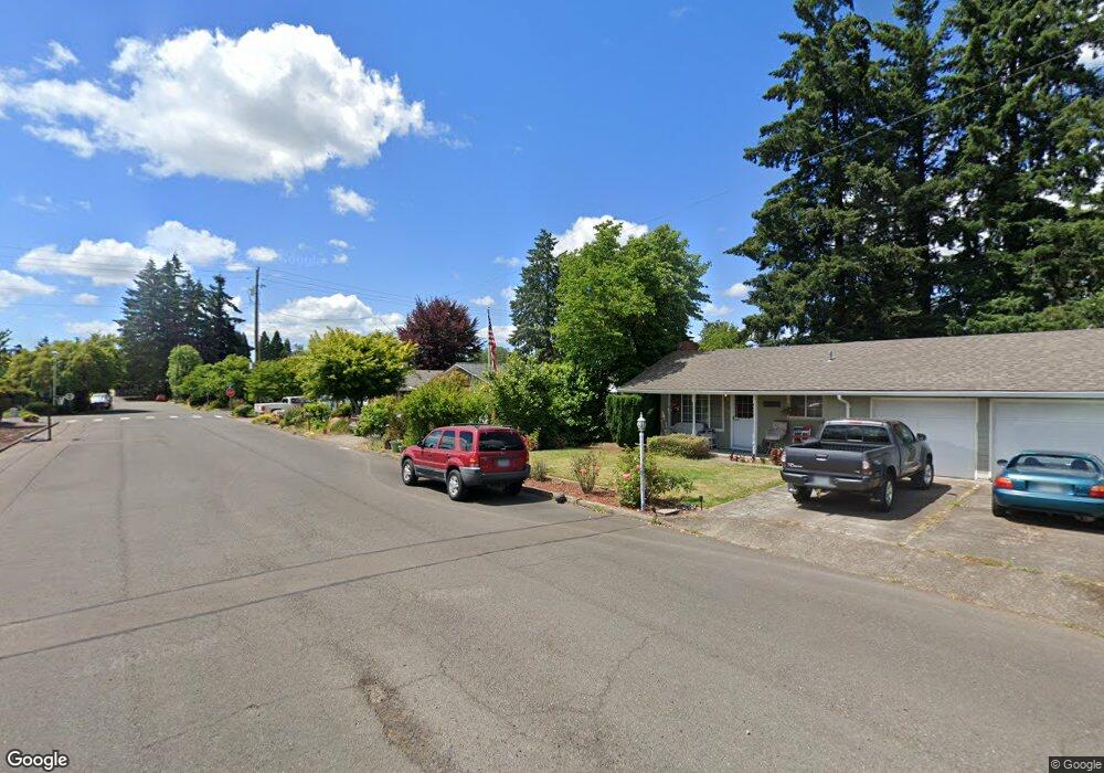 692 N Dahlia Place, Canby, OR 97013 - photo 1