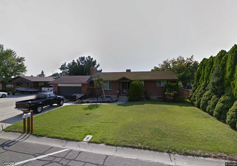 8810 S 1700 E, Sandy, UT 84093 - photo 1