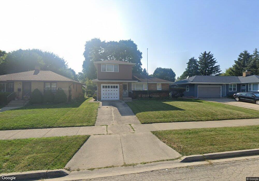 656 S Fulton Ave, Waukegan, IL 60085 - photo 1