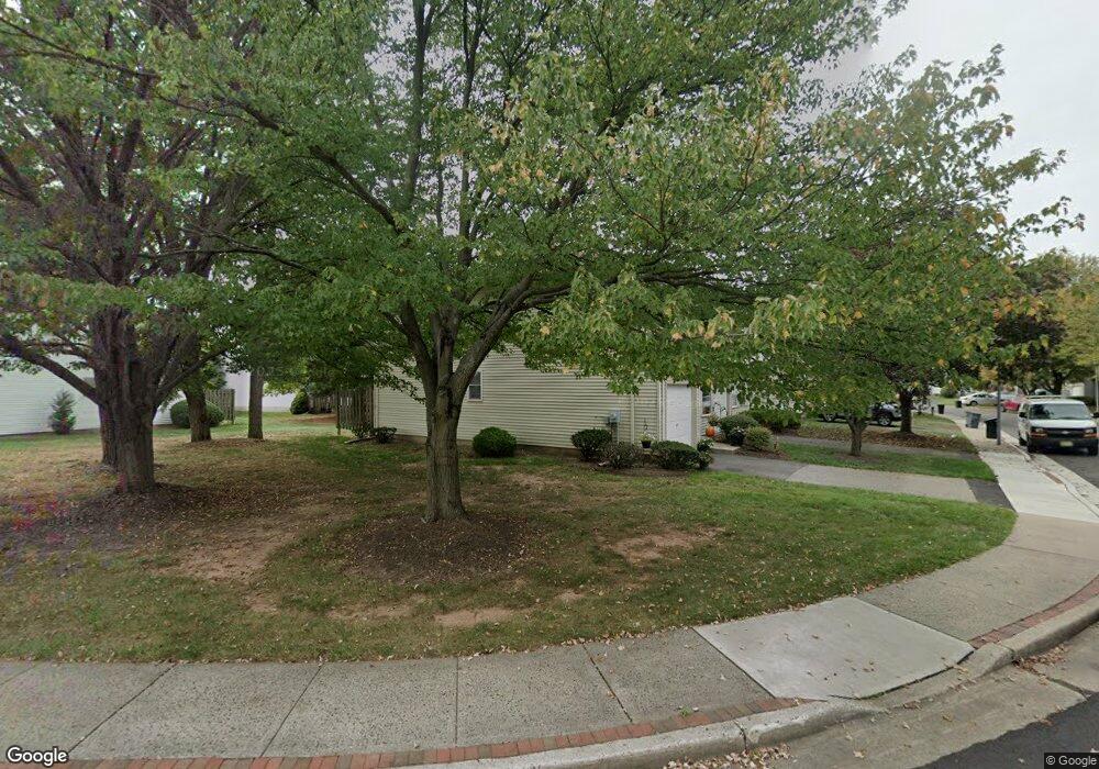 25 Tree Top Rd, Middlesex, NJ 08846 - photo 1