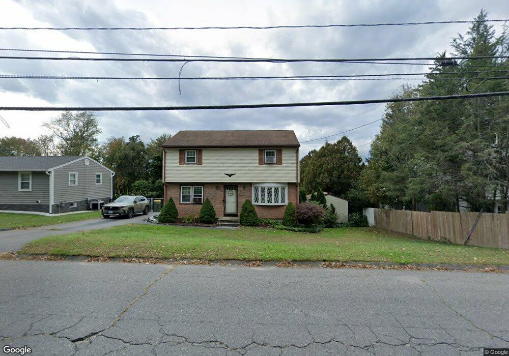 642 Oronoke Rd, Waterbury, CT 06708 - photo 1