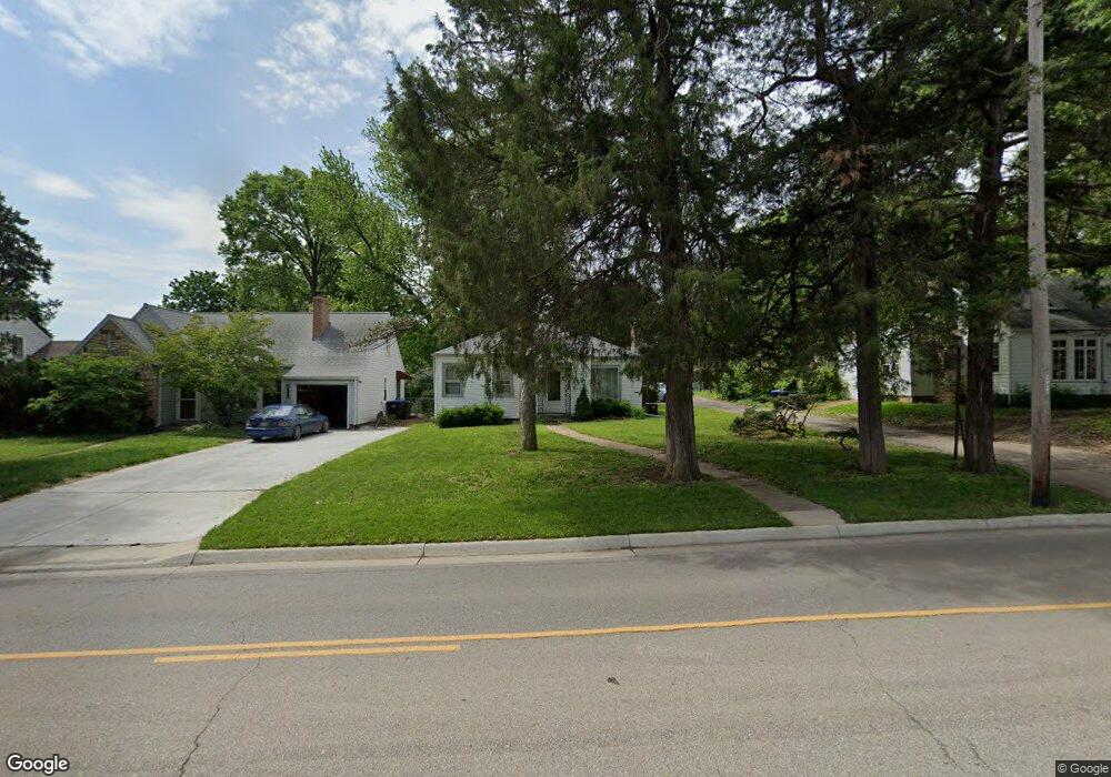 3121 SW 10th Ave, Topeka, KS 66604 - photo 1