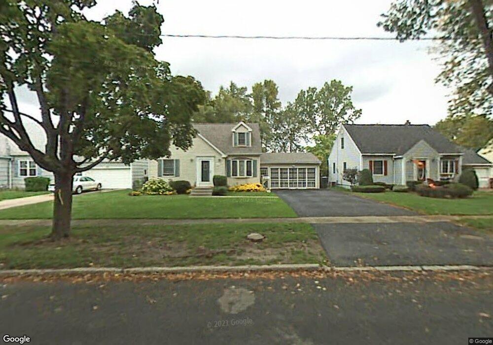 852 Pioneer Dr, North Tonawanda, NY 14120 - photo 1