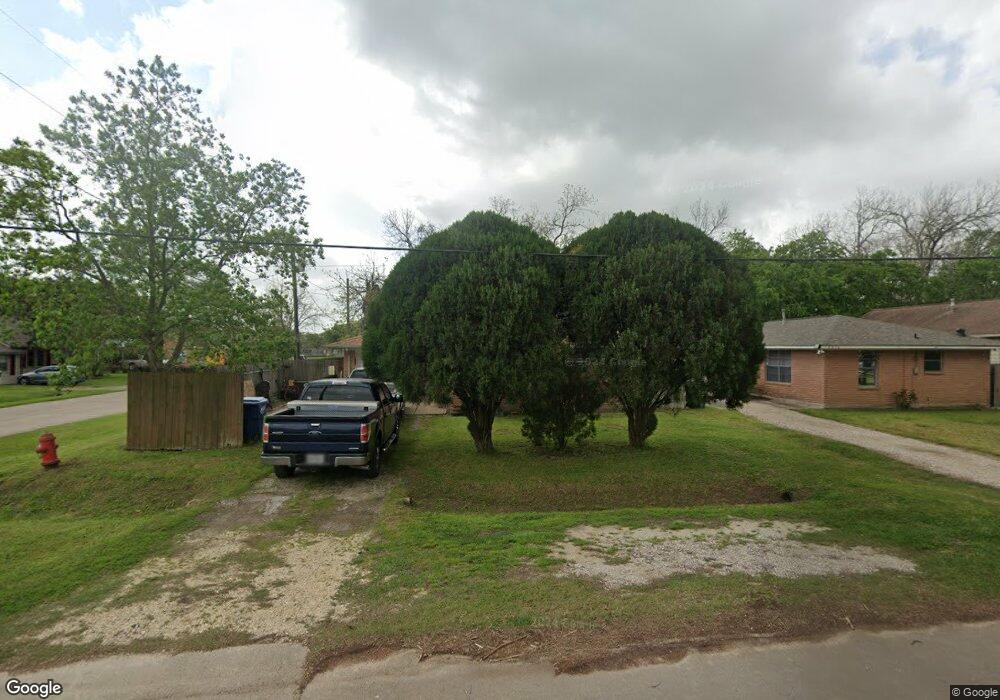 2420 10th St, Bay City, TX 77414 - photo 1