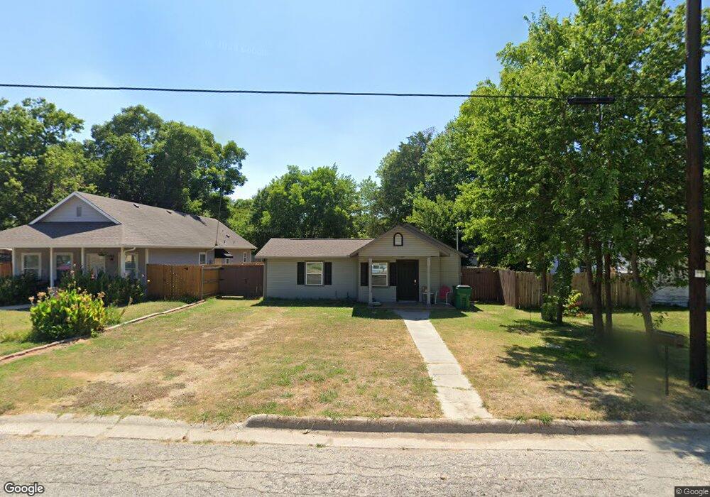 1105 S Morris St, Gainesville, TX 76240 - photo 1