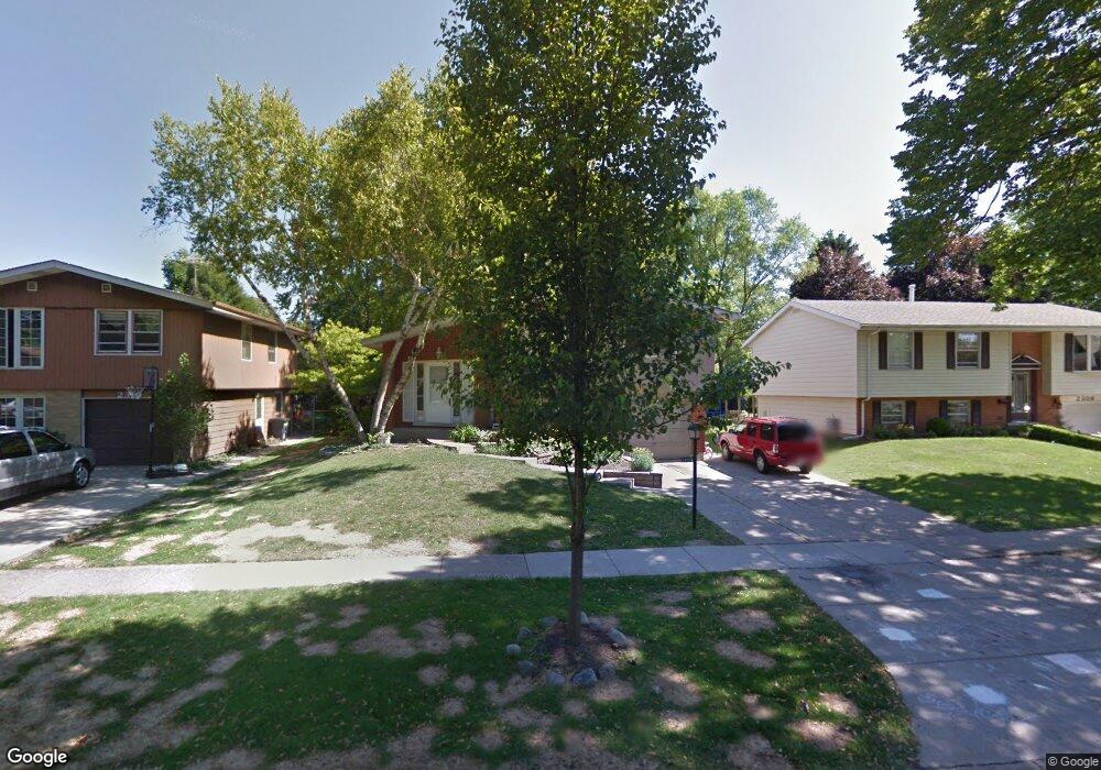 2308 Willow Ln, Rolling Meadows, IL 60008 - photo 1