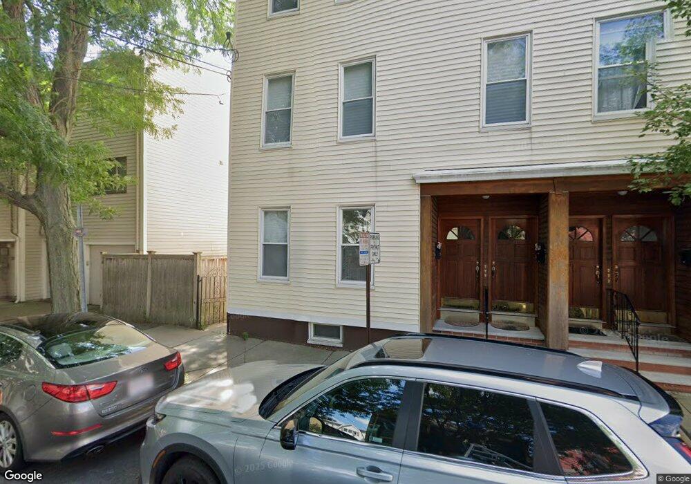 228 Charles St unit 1, Cambridge, MA 02141 - photo 1