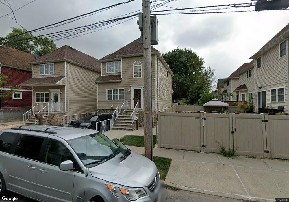 316 N Burgher Ave, Staten Island, NY 10310 - photo 1