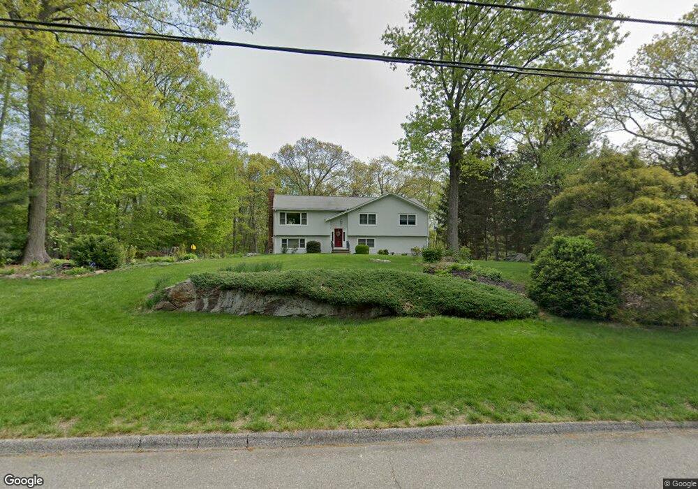 26 Deep Gorge Rd, Trumbull, CT 06611 - photo 1