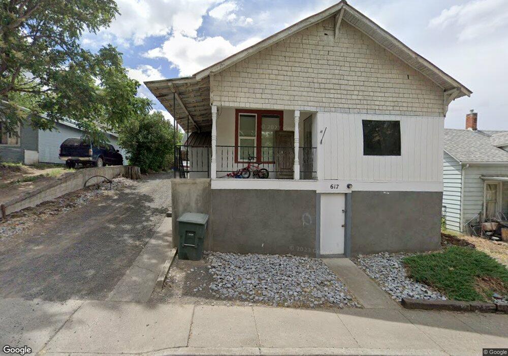 617 SE 4th St, Pendleton, OR 97801 - photo 1