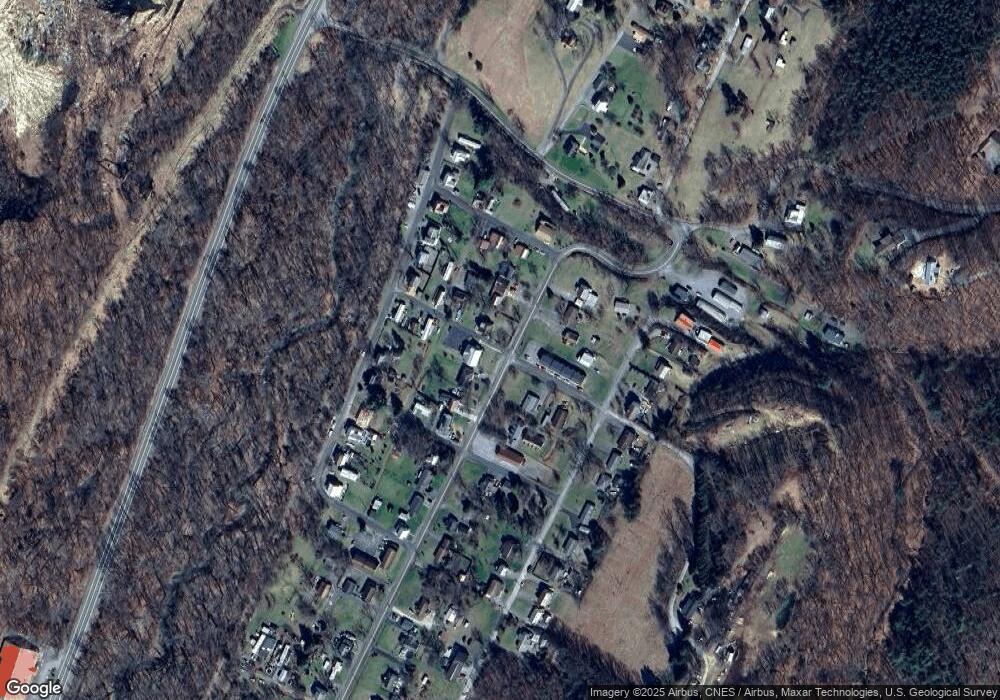 364 Truman St, Berkeley Springs, WV 25411 - photo 1