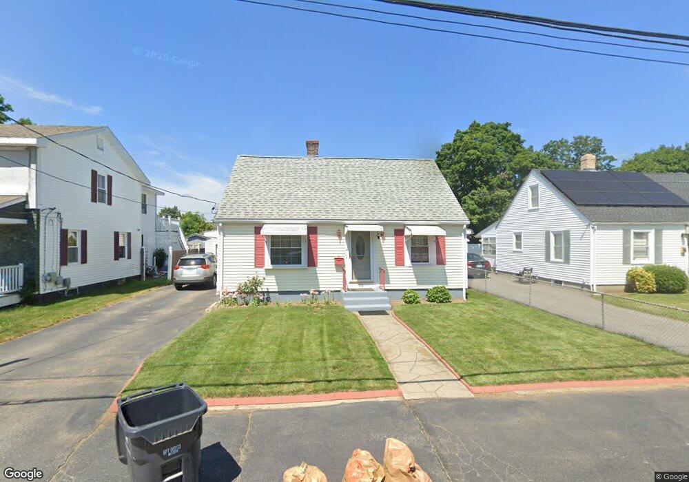 10 Maplecrest Dr, Pawtucket, RI 02861 - photo 1