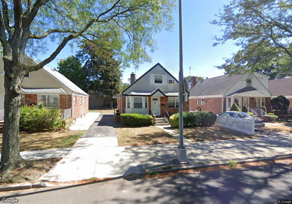 8011 258th St, Glen Oaks, NY 11004 - photo 1