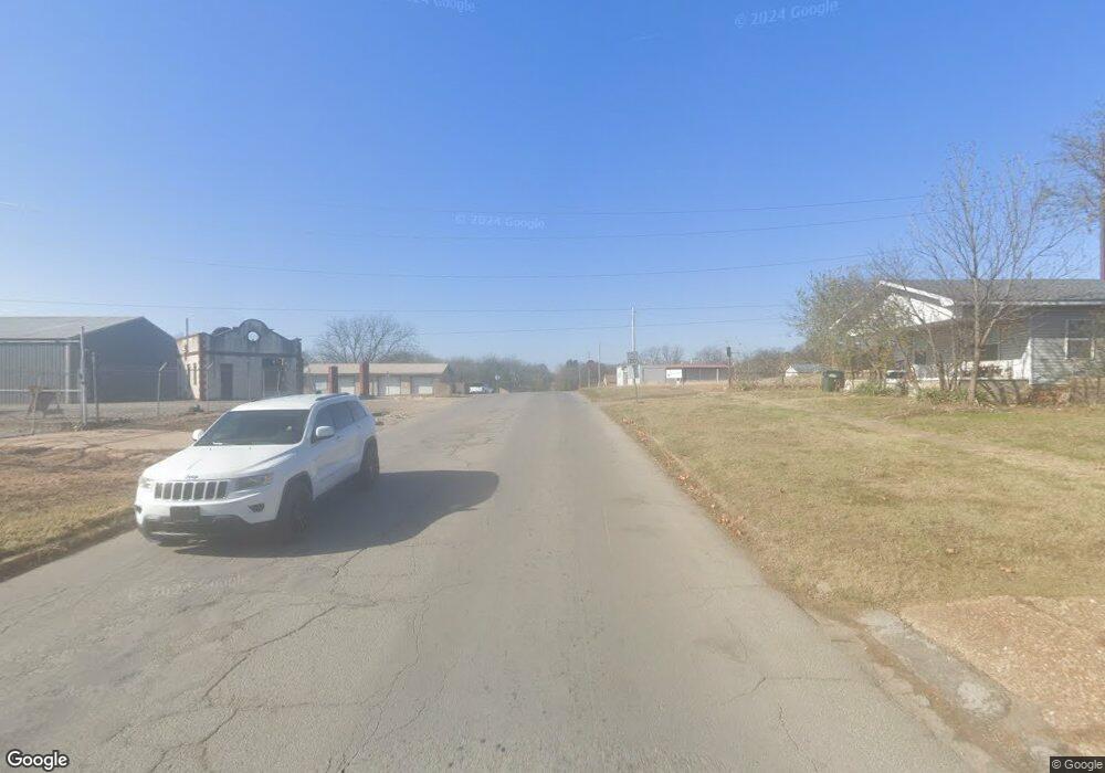 702 E Gentry St, Henryetta, OK 74437 - photo 1