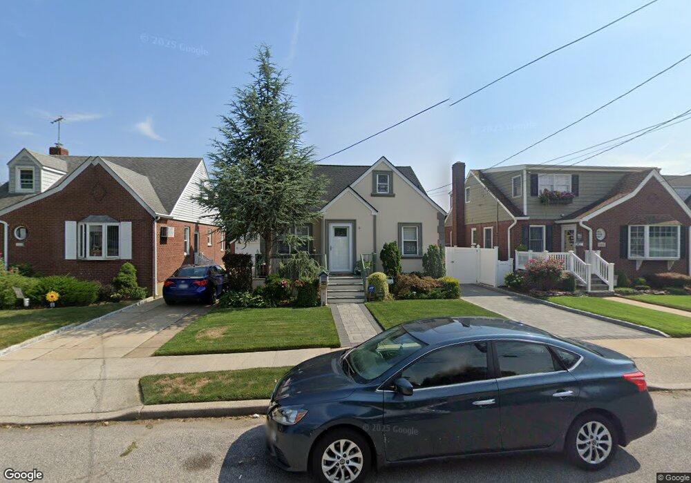 1087 Mosefan St, Franklin Square, NY 11010 - photo 1