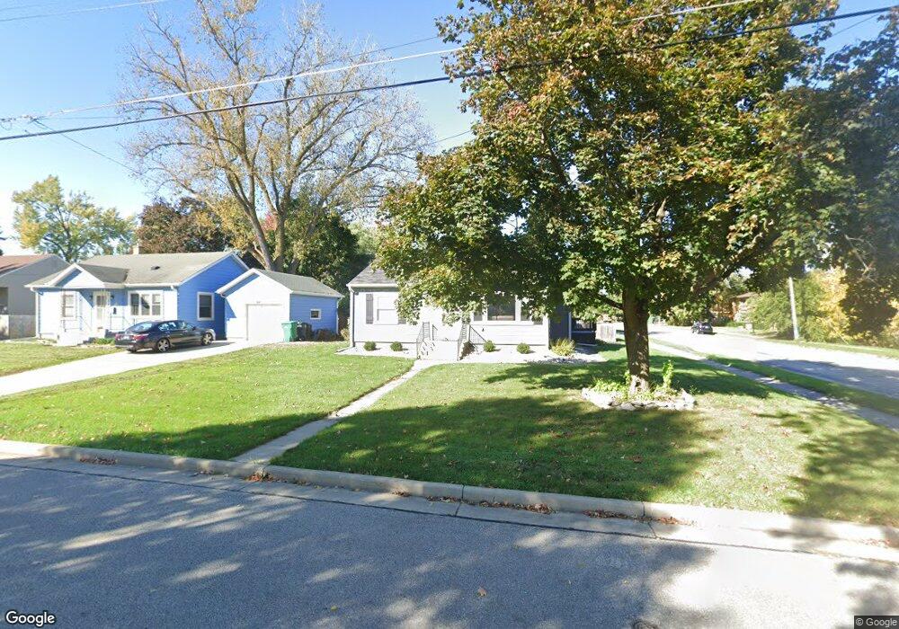 N90W16684 Pershing Ave, Menomonee Falls, WI 53051 - photo 1