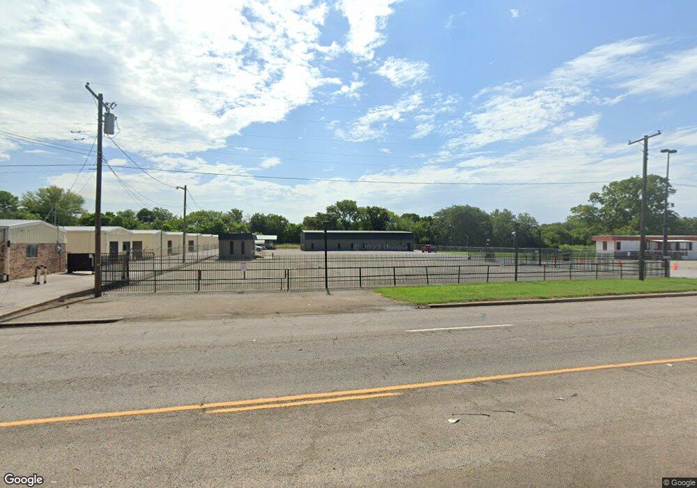 2420 Woodlawn Blvd, Denison, TX 75020 - photo 1