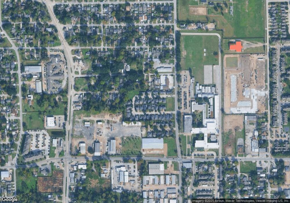 210 N Native Ln, Houston, TX 77022 - photo 1