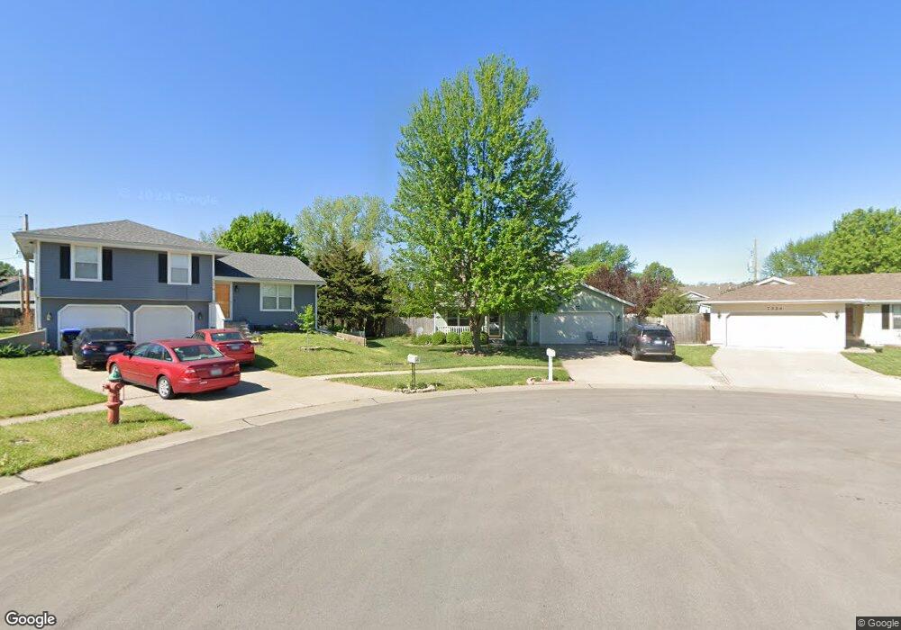 7325 SW 25th Ct, Topeka, KS 66614 - photo 1