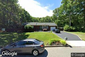 20 Christine Ln, Yaphank, NY 11980