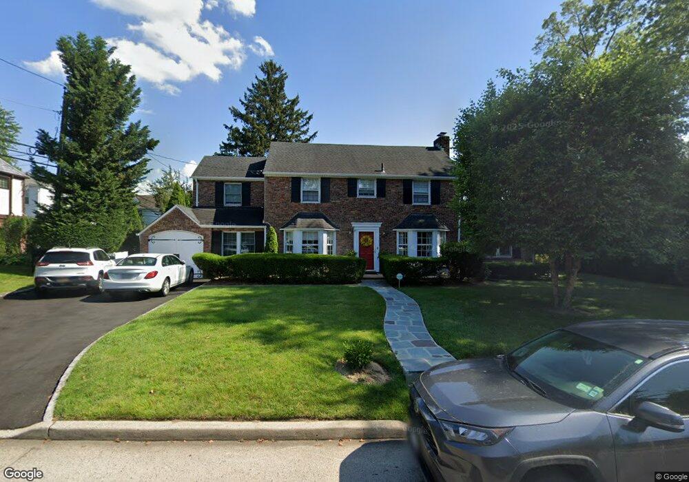 76 Andrew Rd, Manhasset, NY 11030 - photo 1