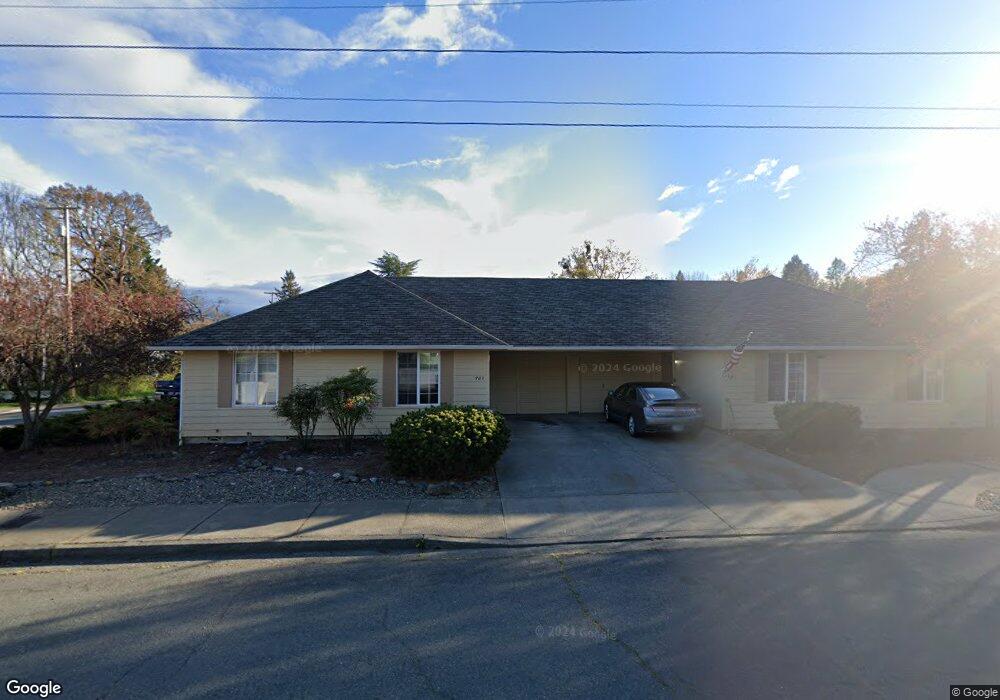 903 NW B St, Grants Pass, OR 97526 - photo 1