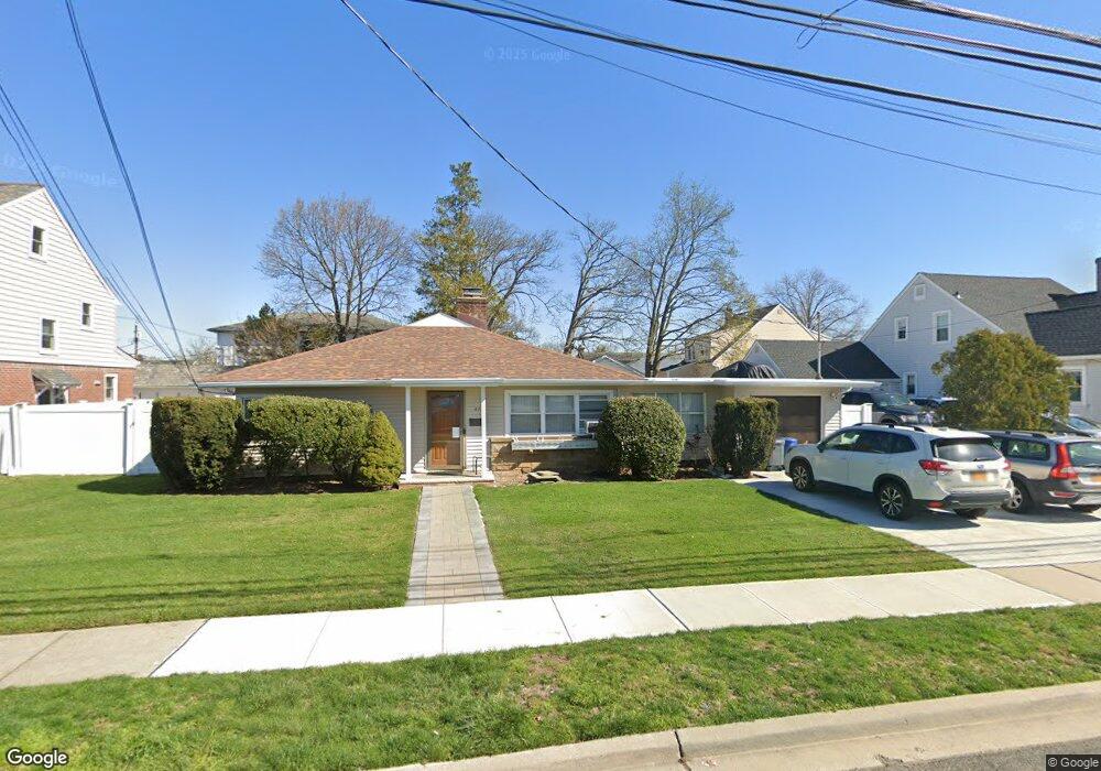 47 New York Ave, Rockville Centre, NY 11570 - photo 1