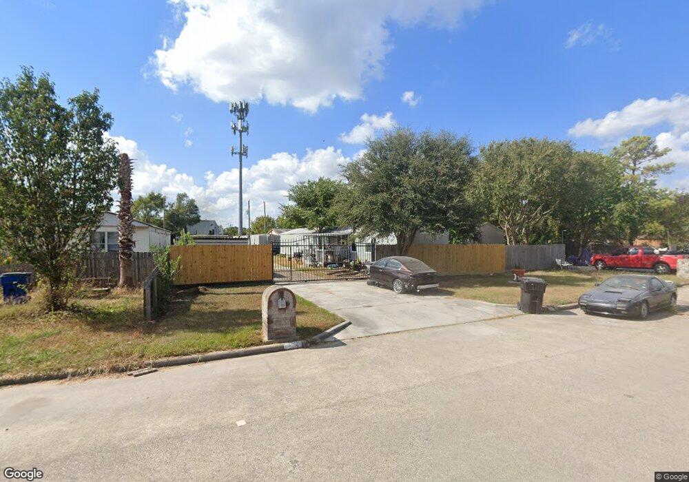 7803 Bayou Forest Dr, Houston, TX 77088 - photo 1