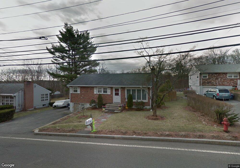 126 Russell St unit 1,1, Woburn, MA 01801 - photo 1