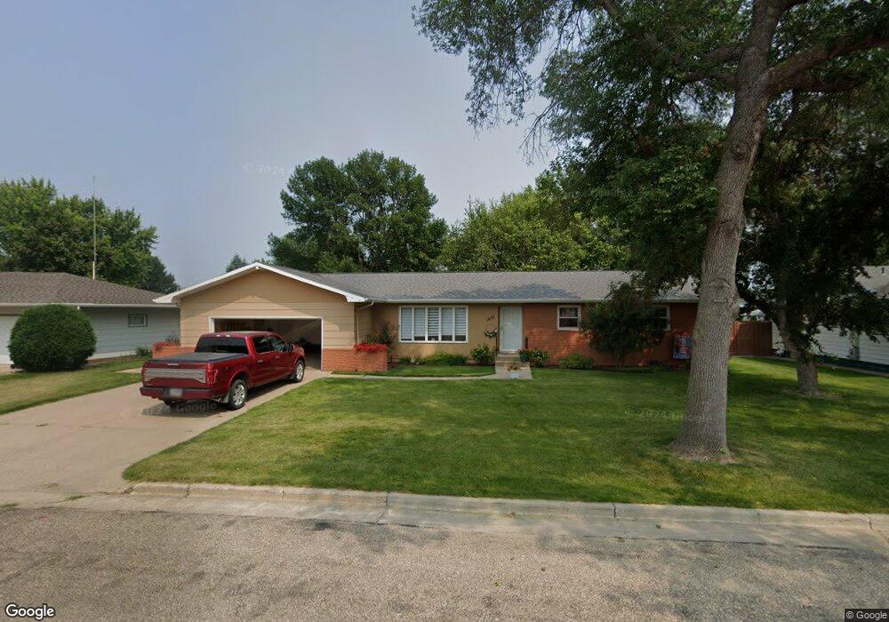 1021 6th Ave SW, Jamestown, ND 58401 - photo 1