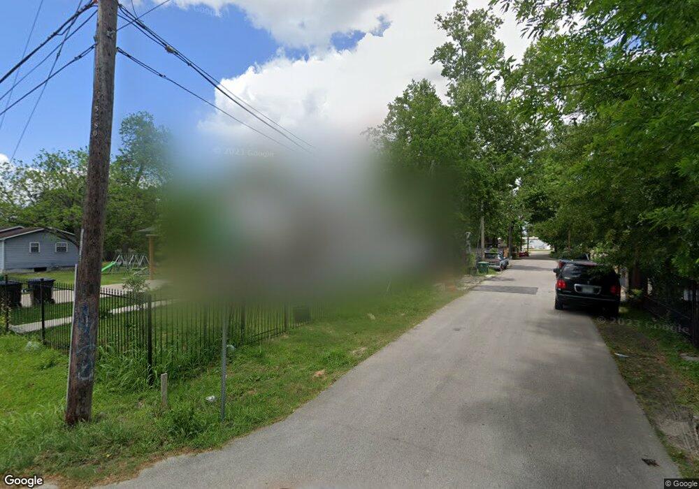 125 Wallace St, Houston, TX 77022 - photo 1