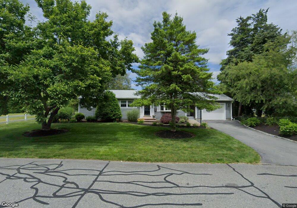 70 Longview Dr, North Dartmouth, MA 02747 - photo 1