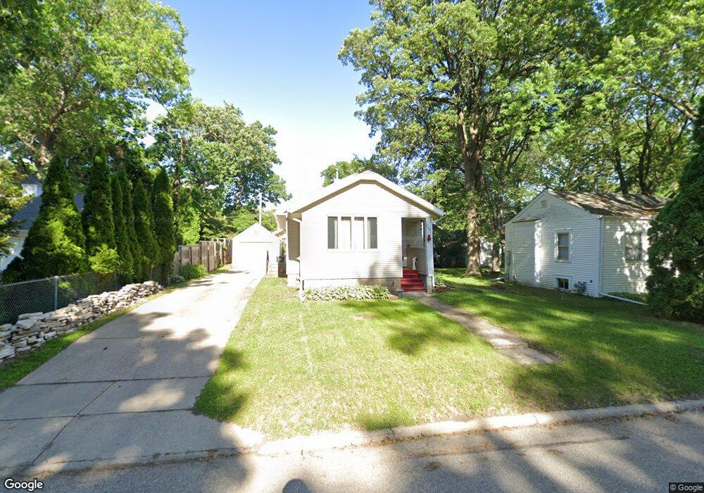 2118 Hickory Ln, Cedar Falls, IA 50613 - photo 1