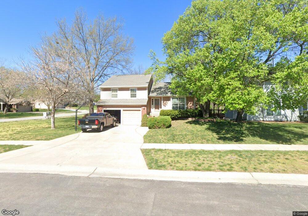 3327 SW Maupin Ct, Topeka, KS 66614 - photo 1