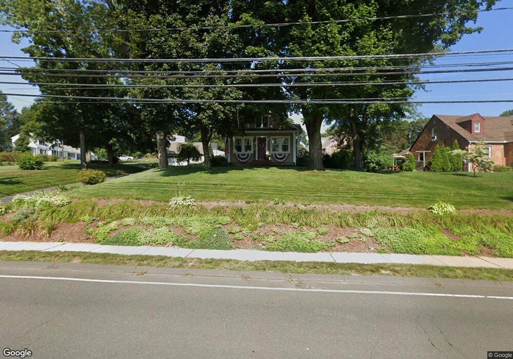 139 S Center St, Windsor Locks, CT 06096 - photo 1