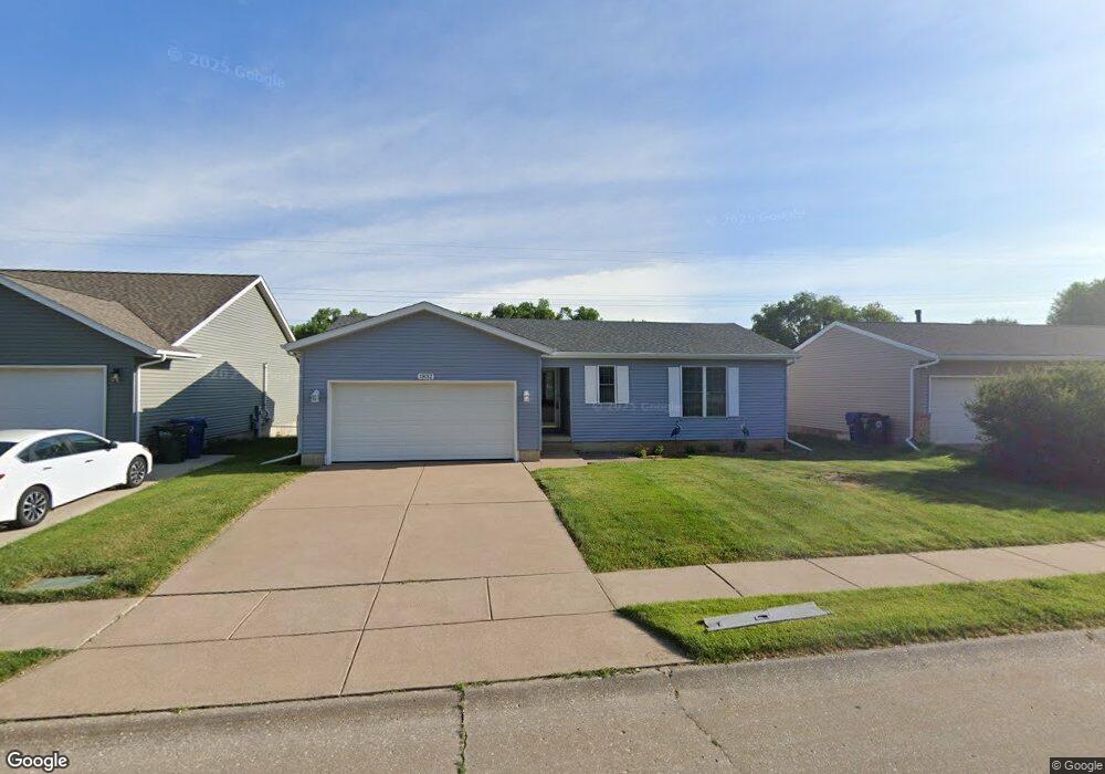 1832 W 59th St, Davenport, IA 52806 - photo 1
