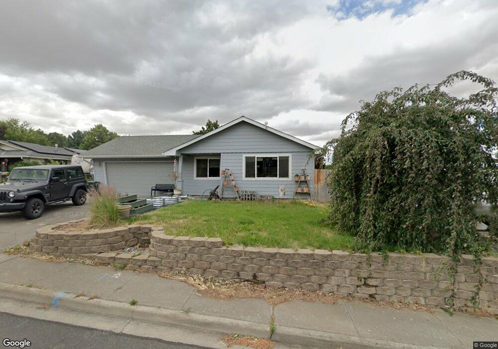 2204 SW Perkins Ave, Pendleton, OR 97801 - photo 1