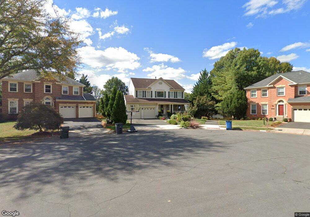 13633 Old Chatwood Place, Chantilly, VA 20151 - photo 1