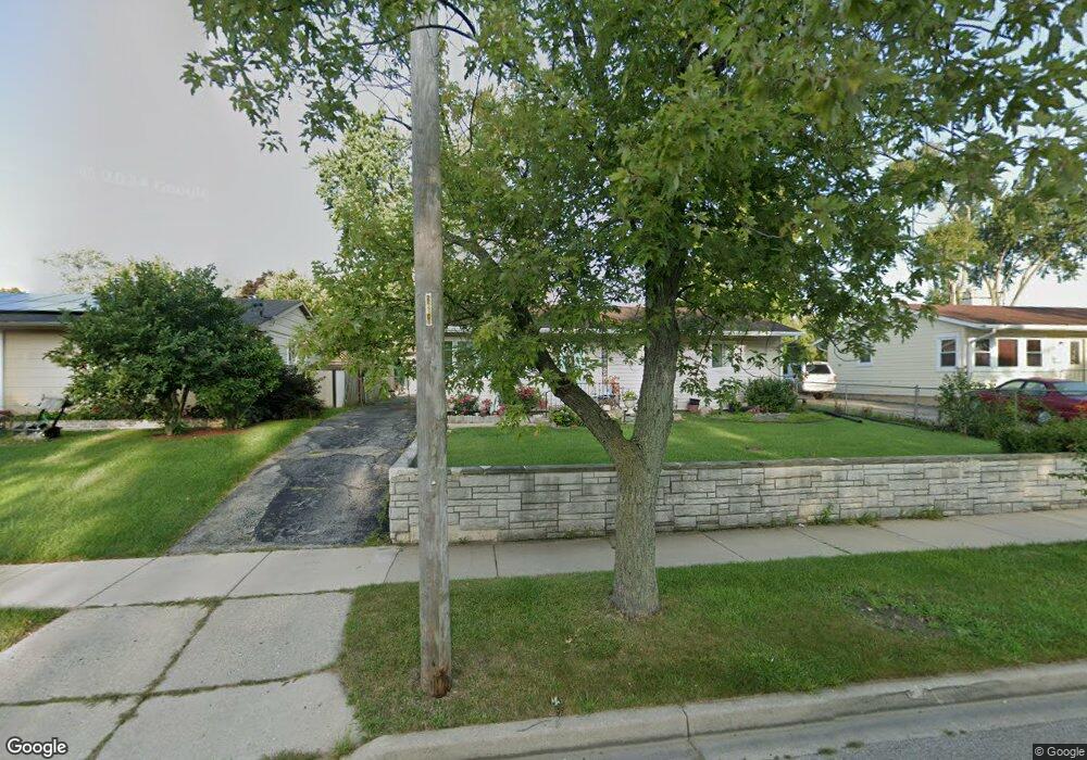 1408 N Berwick Blvd, Waukegan, IL 60085 - photo 1