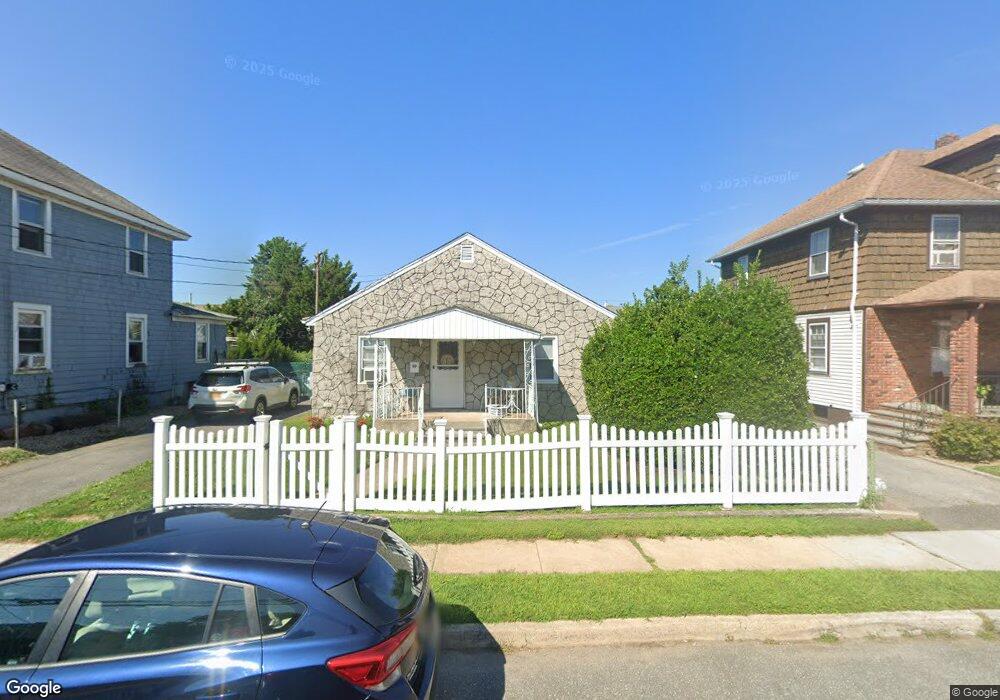 30 East Ave, Glen Cove, NY 11542 - photo 1