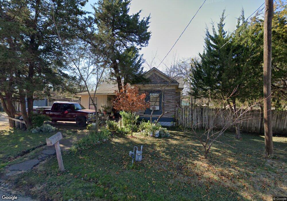909 Quinlan St, Ennis, TX 75119 - photo 1