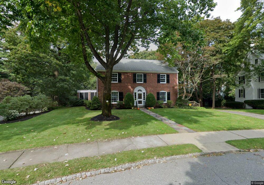 17 Sheffield W, Winchester, MA 01890 - photo 1