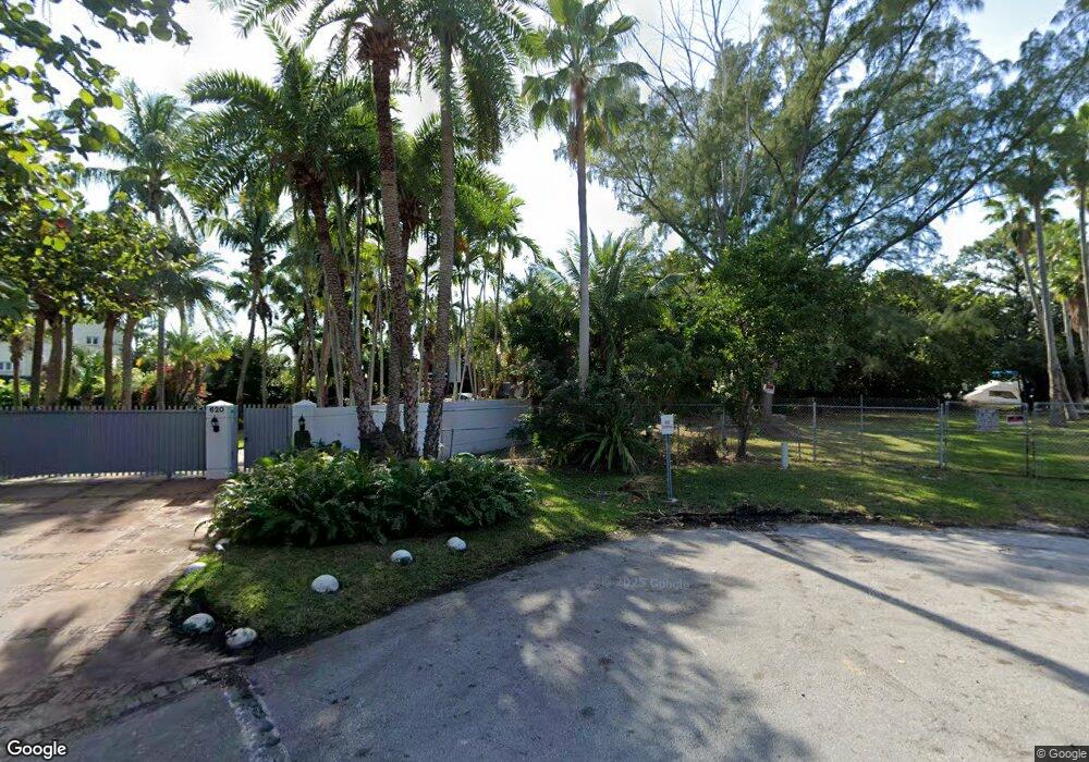 620 Harbor Cir, Key Biscayne, FL 33149 - photo 1