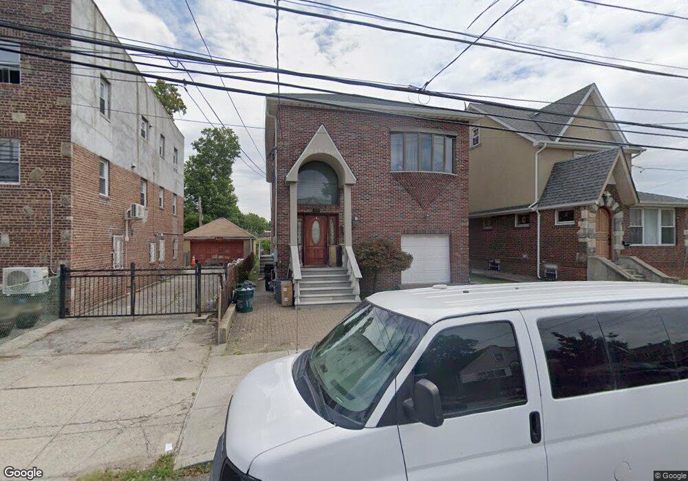 6215 138th St, Flushing, NY 11367 - photo 1