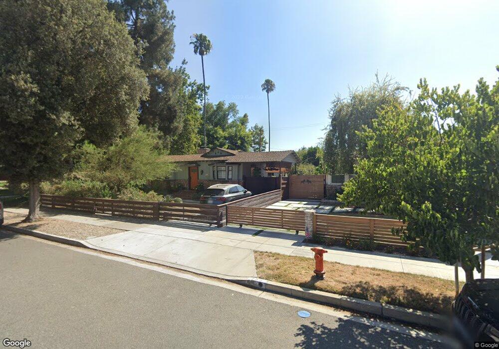 739 S Griffith Park Dr, Burbank, CA 91506 - photo 1