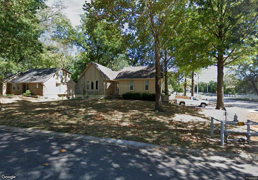 6229 Mullen Rd, Shawnee, KS 66216 - photo 1