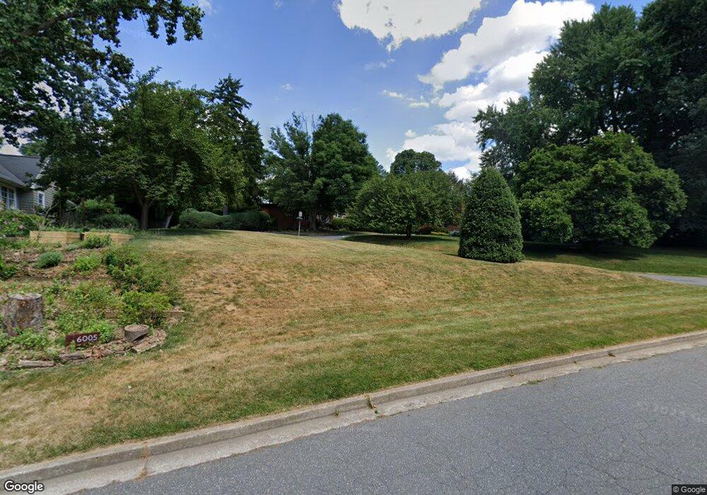 6003 Lakehurst Dr unit 10, Baltimore, MD 21210 - photo 1