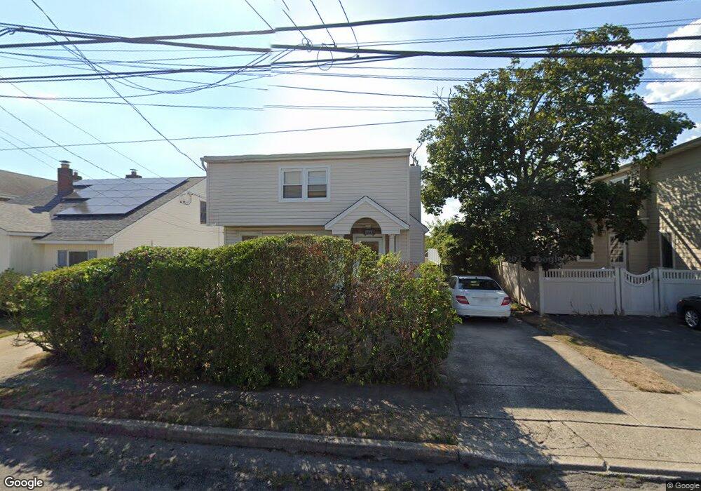 129 Flamingo St unit House, Atlantic Beach, NY 11509 - photo 1
