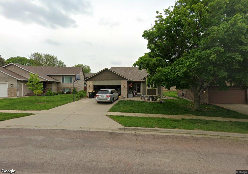 5124 E Fernwood Dr, Sioux Falls, SD 57110 - photo 1
