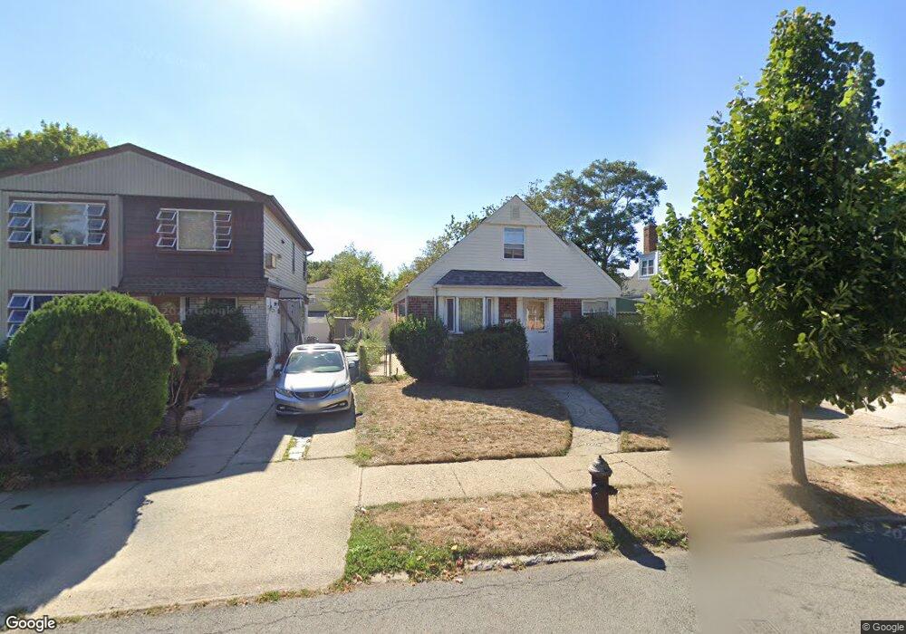 7720 252nd St, Bellerose, NY 11426 - photo 1